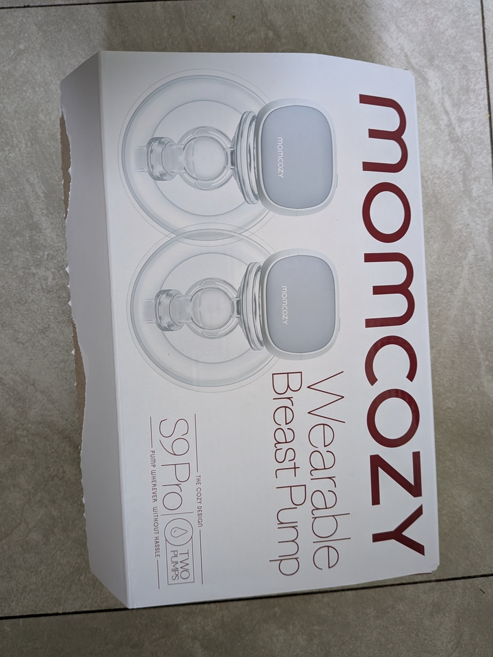 Momcozy Wearable Breast Pump in Light Gray